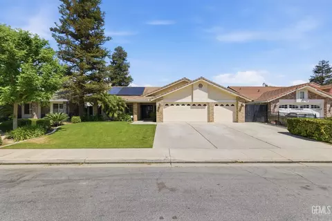 5702 Stageline Dr, Bakersfield, CA 93312