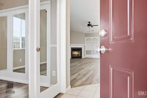 Entry Way - 10110 Pyramid Peak Dr, Bakersfield, CA 93311 photo 1 of 3