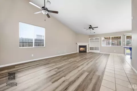 Living - 10110 Pyramid Peak Dr, Bakersfield, CA 93311 photo 1 of 8