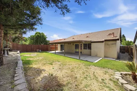 Exterior - 10110 Pyramid Peak Dr, Bakersfield, CA 93311 photo 5 of 6