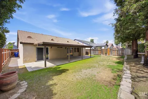Exterior - 10110 Pyramid Peak Dr, Bakersfield, CA 93311 photo 6 of 6