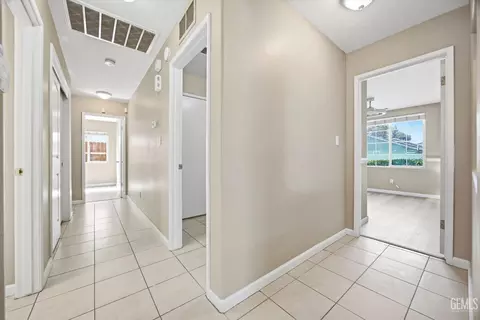 Entry Way - 10110 Pyramid Peak Dr, Bakersfield, CA 93311 photo 2 of 3