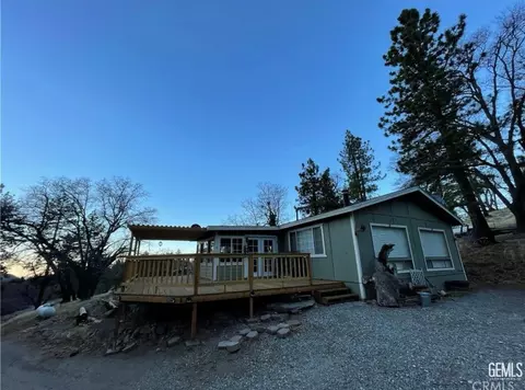16810 Grindelwald Dr, Tehachapi, CA 93561