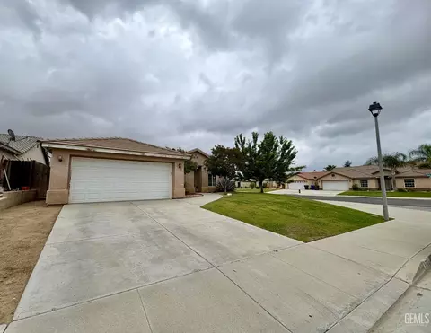 3720 Meadow Run Ln, Bakersfield, CA 93308