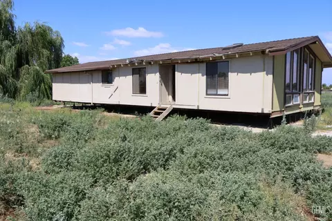 7334 Road 132, Earlimart, CA 93256
