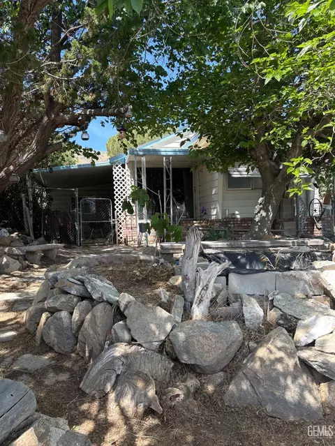 4543 Joshua Dr, Mountain Mesa, CA 93240