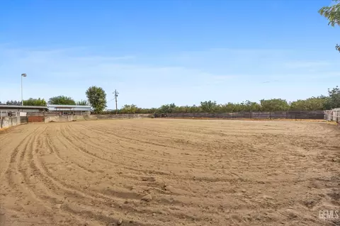Exterior - 30751 Sharp Way, Shafter, CA 93263 photo 9 of 10