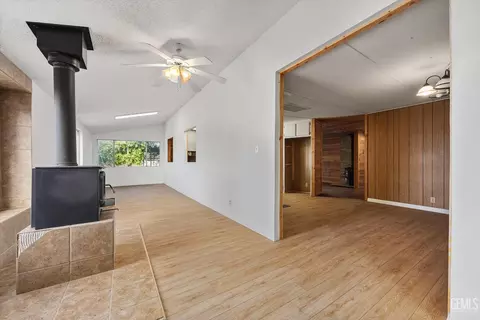 Living - 30751 Sharp Way, Shafter, CA 93263 photo 5 of 6