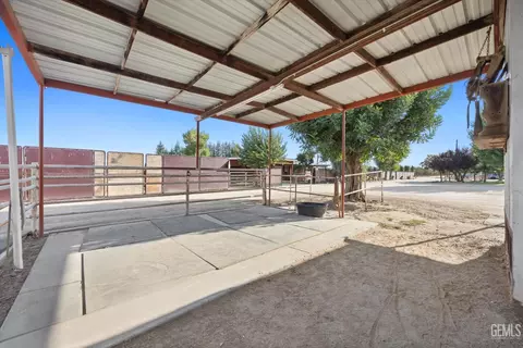 Exterior - 30751 Sharp Way, Shafter, CA 93263 photo 4 of 10