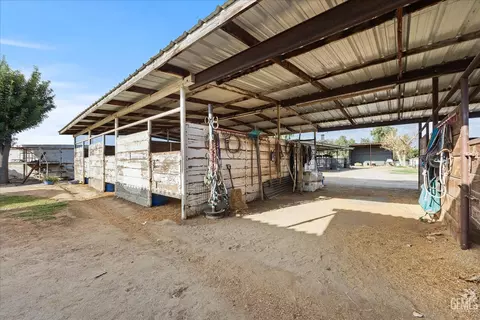 Exterior - 30751 Sharp Way, Shafter, CA 93263 photo 5 of 10