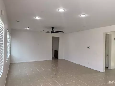 Living - 5302 Twinkle Ln, Bakersfield, CA 93313 photo 1 of 1