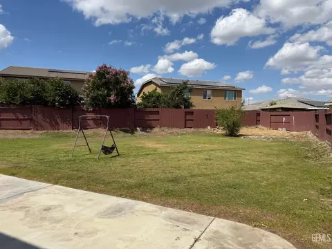 Exterior - 5302 Twinkle Ln, Bakersfield, CA 93313 photo 5 of 5