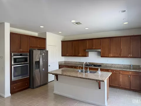 Kitchen - 5302 Twinkle Ln, Bakersfield, CA 93313 photo 2 of 2