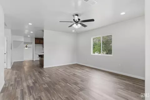 Other - 122 E Kern St, Taft, CA 93268 photo 6 of 8