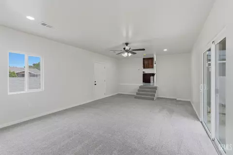 Living - 122 E Kern St, Taft, CA 93268 photo 6 of 6