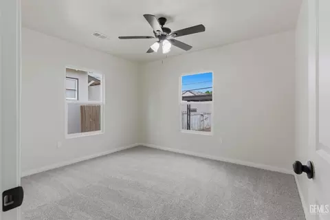 Bedroom - 122 E Kern St, Taft, CA 93268 photo 3 of 4