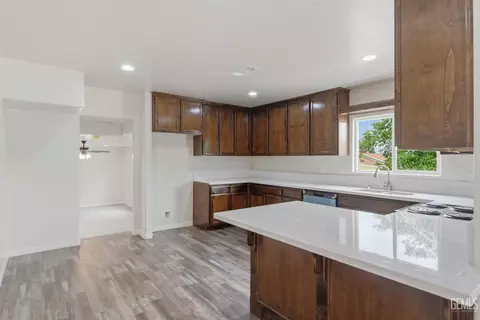 Kitchen - 122 E Kern St, Taft, CA 93268 photo 1 of 4