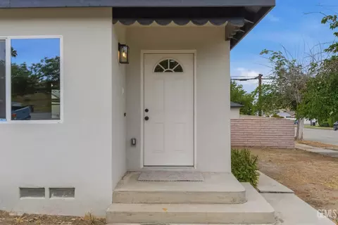 Other - 122 E Kern St, Taft, CA 93268 photo 5 of 8