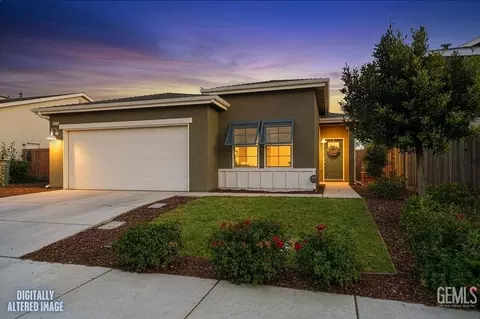 9711 Silver Falls Ln, Shafter, CA 93263