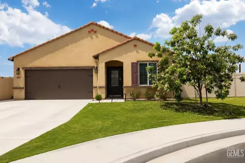 7809 Raspberry Ave, Bakersfield, CA 93313