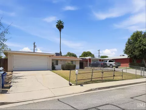 2540 Lynwood St, Bakersfield, CA 93306