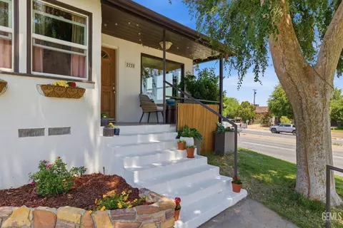 2228 Avondale Dr, Bakersfield, CA 93306