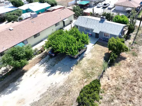 443 Glenwood St, Delano, CA 93215