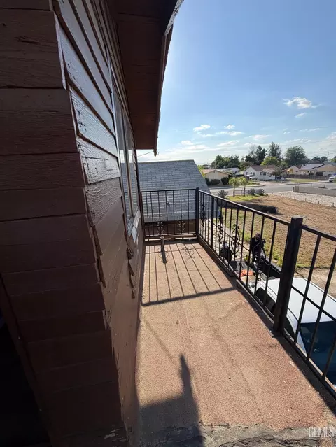 374 Broadway St, Wasco, CA 93280 photo 7