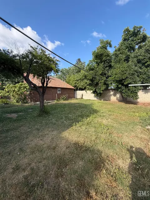 374 Broadway St, Wasco, CA 93280 photo 9