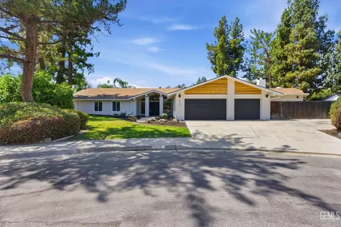 820 Ferdinand Ct, Bakersfield, CA 93309