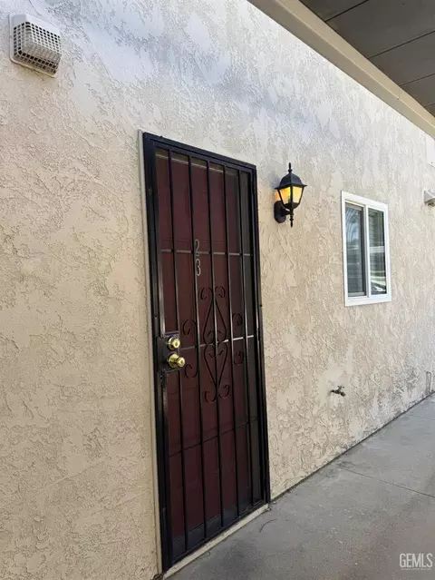 Exterior - 609 Taylor, Bakersfield, CA 93309 photo 6 of 10
