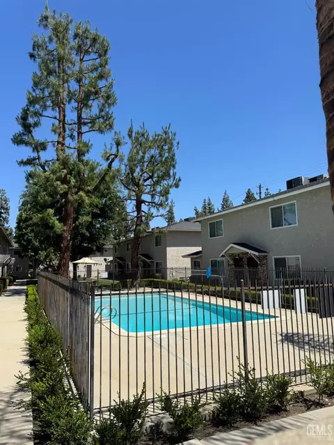 Exterior - 609 Taylor, Bakersfield, CA 93309 photo 4 of 10