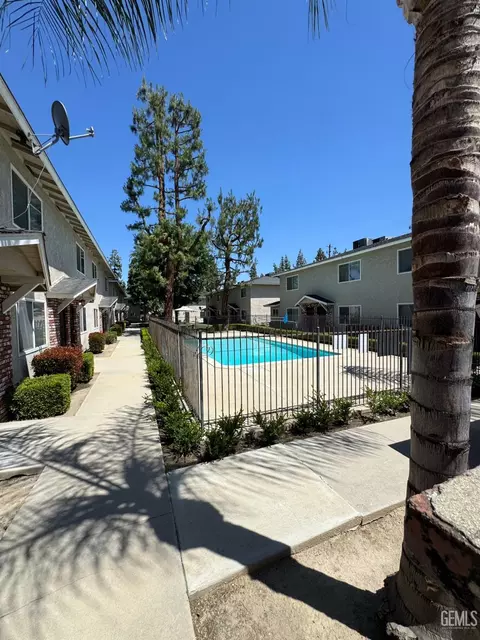 Exterior - 609 Taylor, Bakersfield, CA 93309 photo 3 of 10