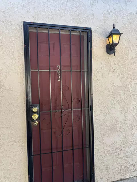 Exterior - 609 Taylor, Bakersfield, CA 93309 photo 7 of 10