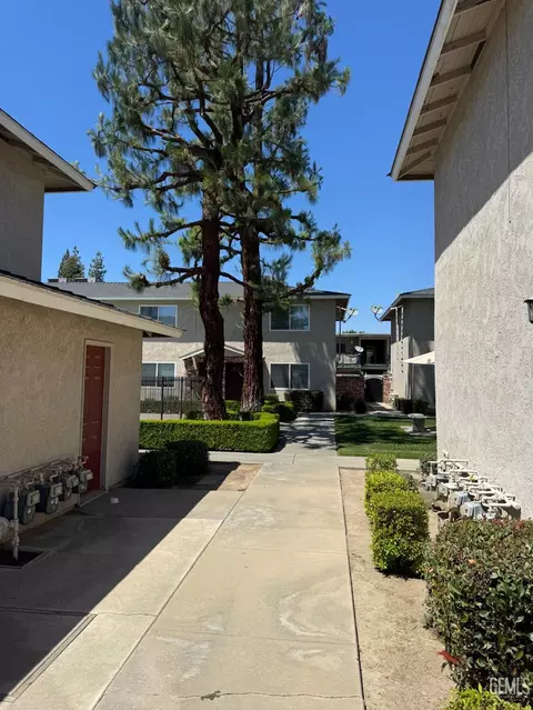 Exterior - 609 Taylor, Bakersfield, CA 93309 photo 2 of 10