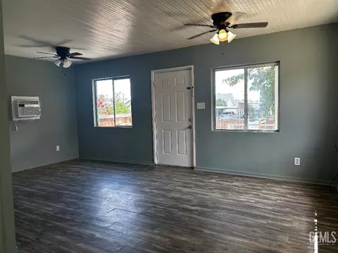 Living - 707 Fillmore, Taft, CA 93268 photo 1 of 1