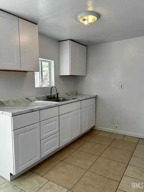 Kitchen - 707 Fillmore, Taft, CA 93268 photo 3 of 3