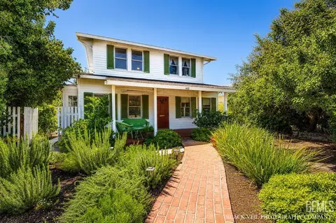 Exterior - 402 S 10th St, Taft, CA 93268 photo 4 of 13