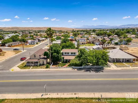 View/Area - 402 S 10th St, Taft, CA 93268 photo 1 of 8