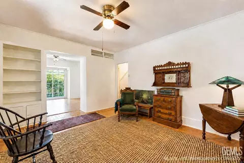 Living - 402 S 10th St, Taft, CA 93268 photo 1 of 1