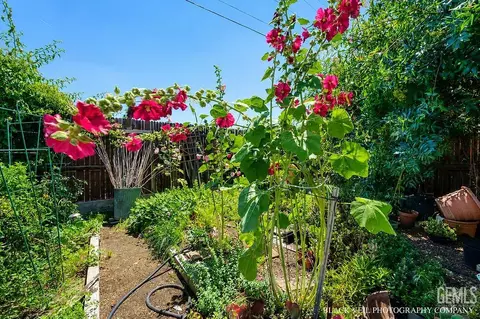 Exterior - 402 S 10th St, Taft, CA 93268 photo 9 of 13