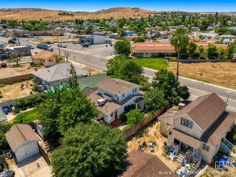 View/Area - 402 S 10th St, Taft, CA 93268 photo 5 of 8