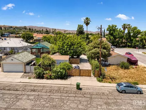 View/Area - 402 S 10th St, Taft, CA 93268 photo 7 of 8
