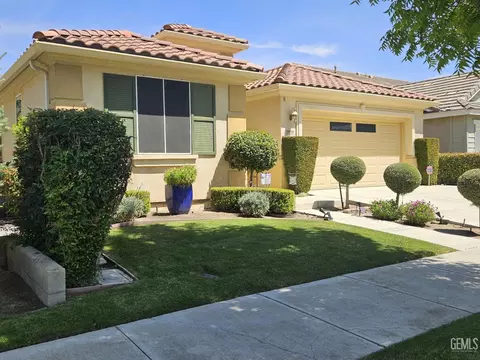 11920 Kettering Dr, Bakersfield, CA 93312