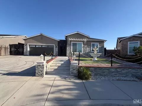 5917 Hawthorn Tree Ln, Bakersfield, CA 93313