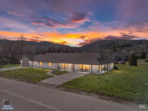 30150 Jamaica Dunes Dr, Tehachapi, CA 93561