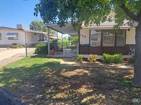 162 Love Ln, Bakersfield, CA 93308