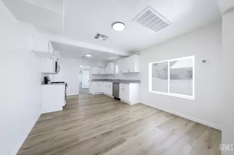 Other - 706 Polk St, Taft, CA 93268 photo 3 of 8