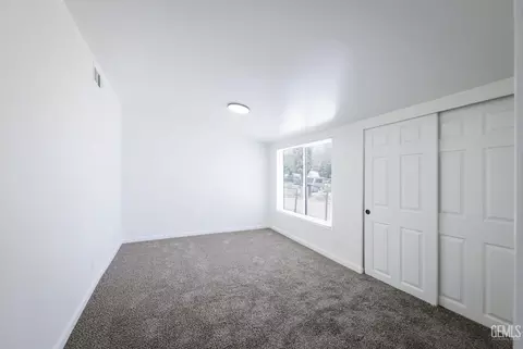 Bedroom - 706 Polk St, Taft, CA 93268 photo 2 of 3