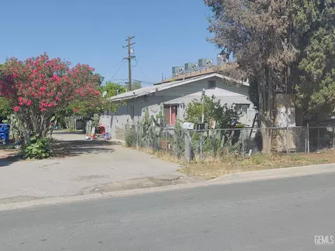 125 Glenwood St, Delano, CA 93215